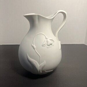 Vintage 1993 Metropolitan Museum Of Art Jonquil White Bisque Pitcher